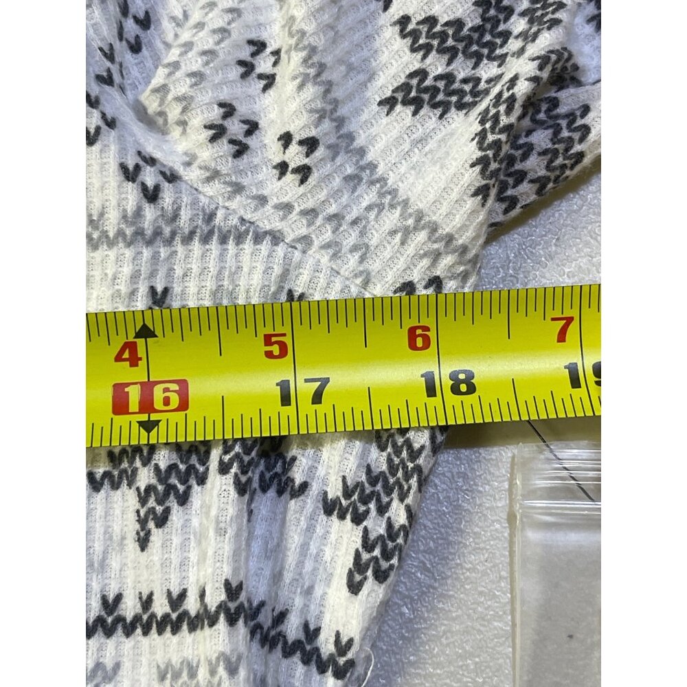 Sonoma Womens Size M 2-Piece Thermal Pajama Set With Reindeer & Snowflake Print - Picture 9 of 11